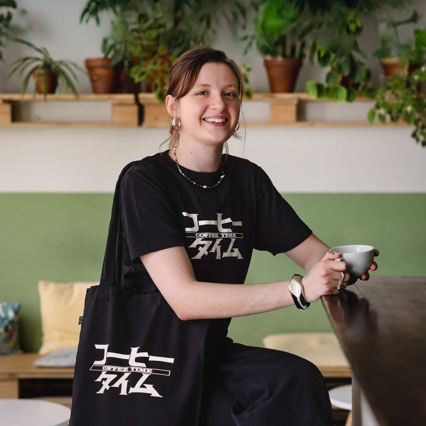 short-sleeved T-shirt